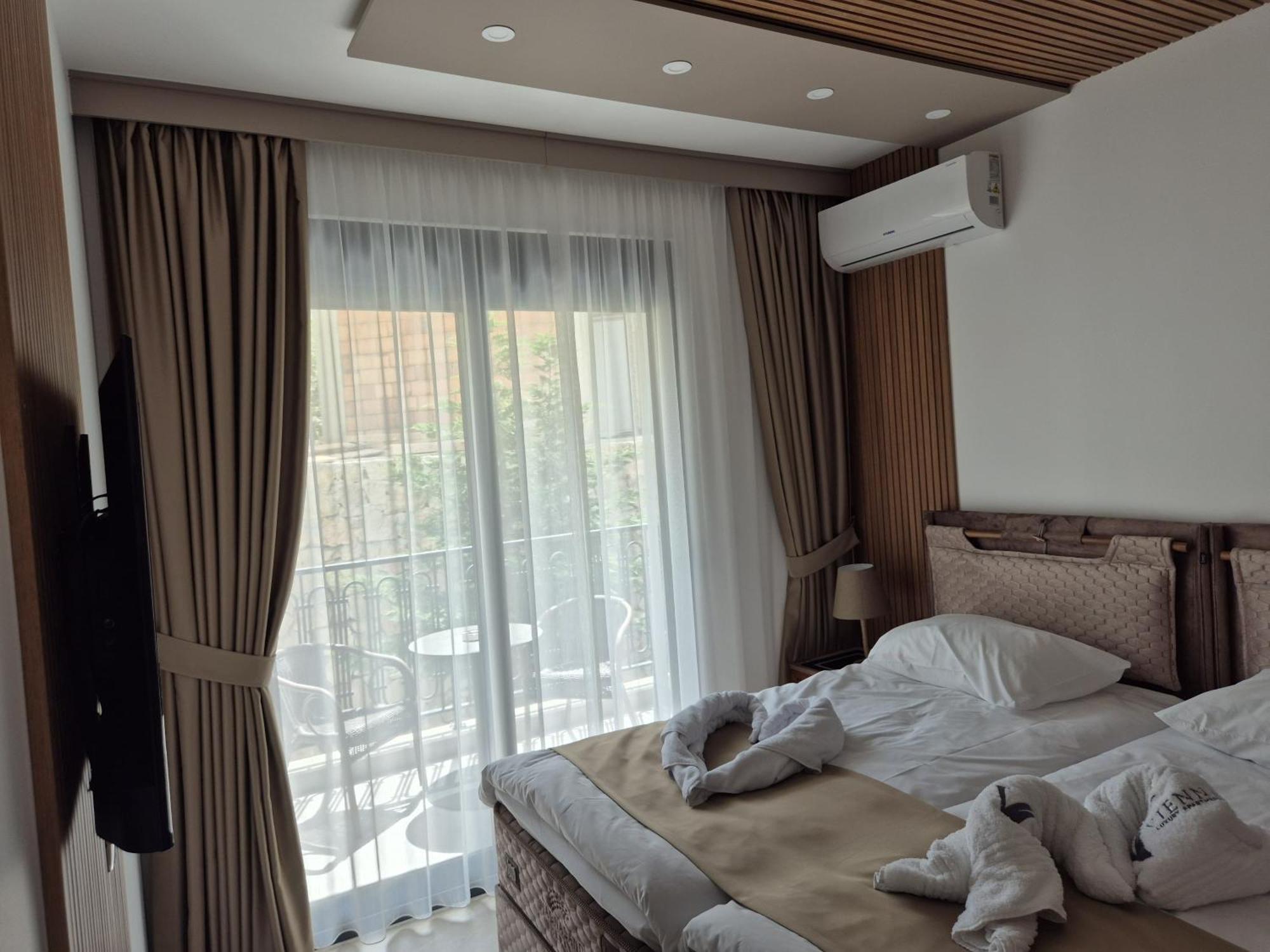 Vienna Luxury Apartments Dobra Voda Luaran gambar