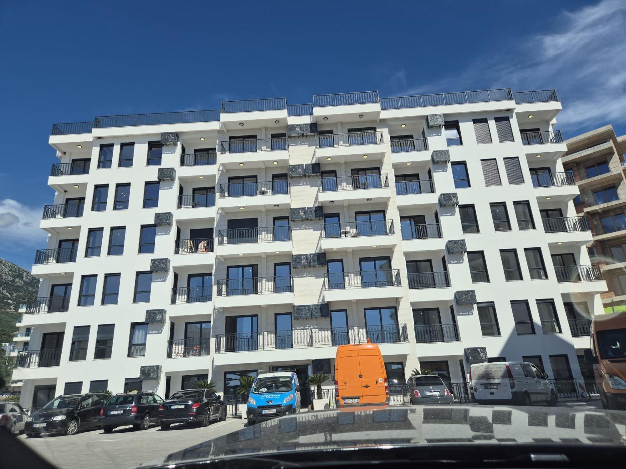 Vienna Luxury Apartments Dobra Voda Luaran gambar