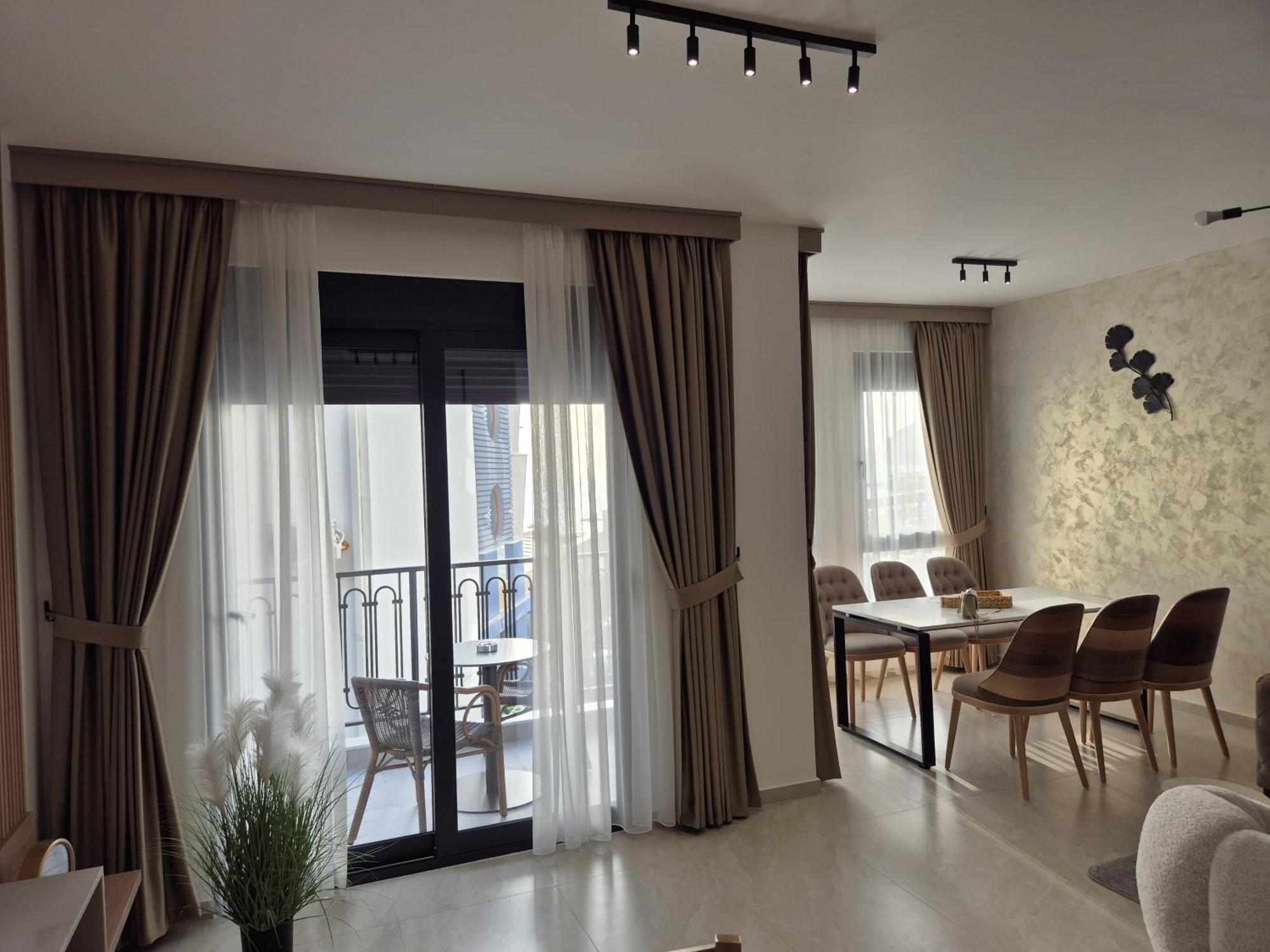 Vienna Luxury Apartments Dobra Voda Luaran gambar