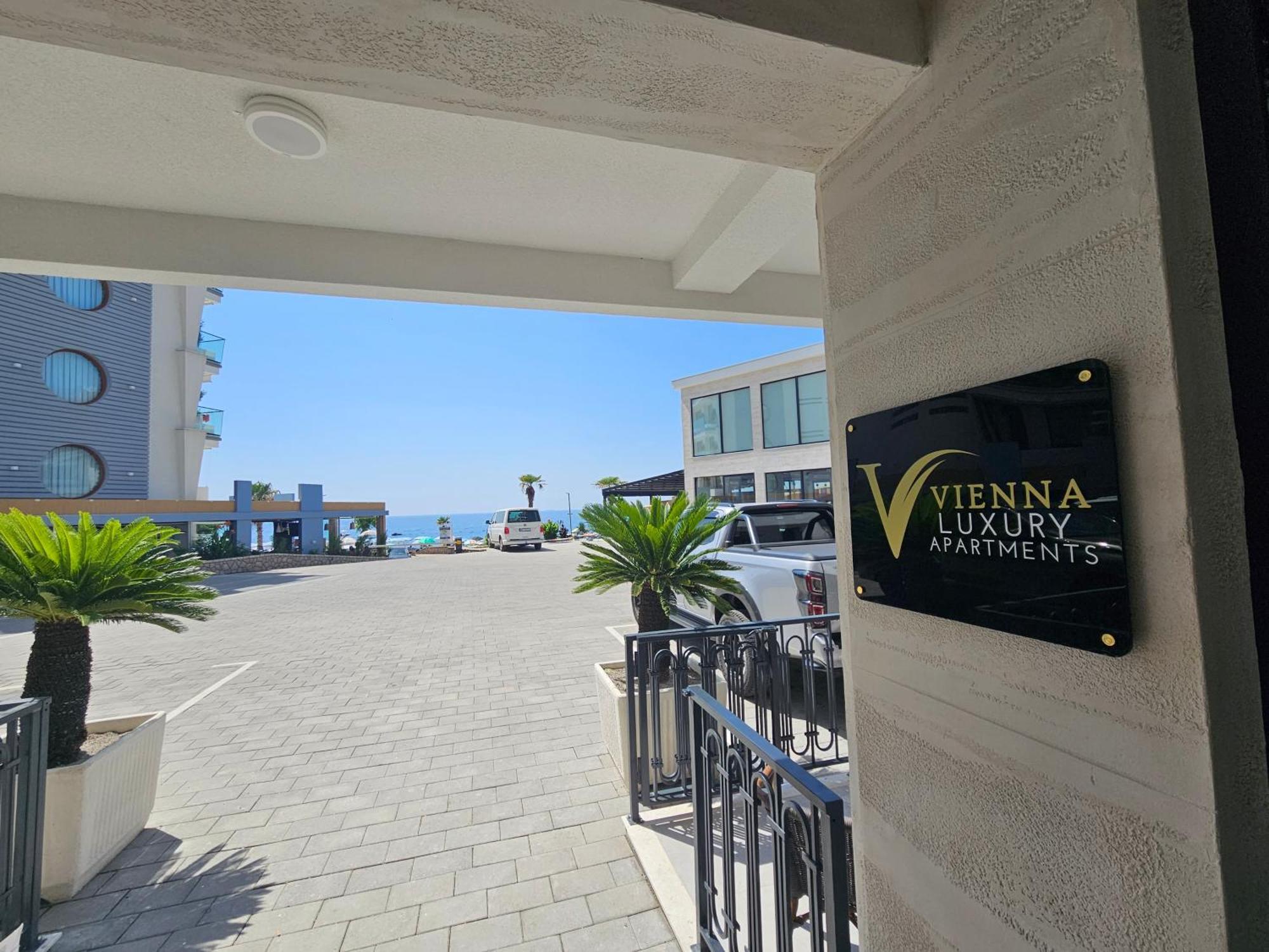 Vienna Luxury Apartments Dobra Voda Luaran gambar