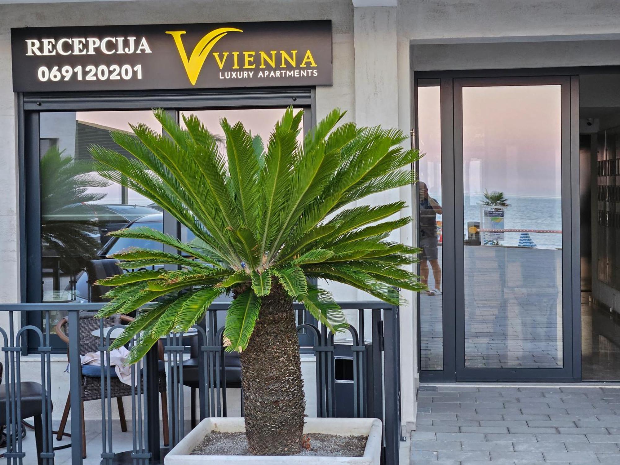 Vienna Luxury Apartments Dobra Voda Luaran gambar