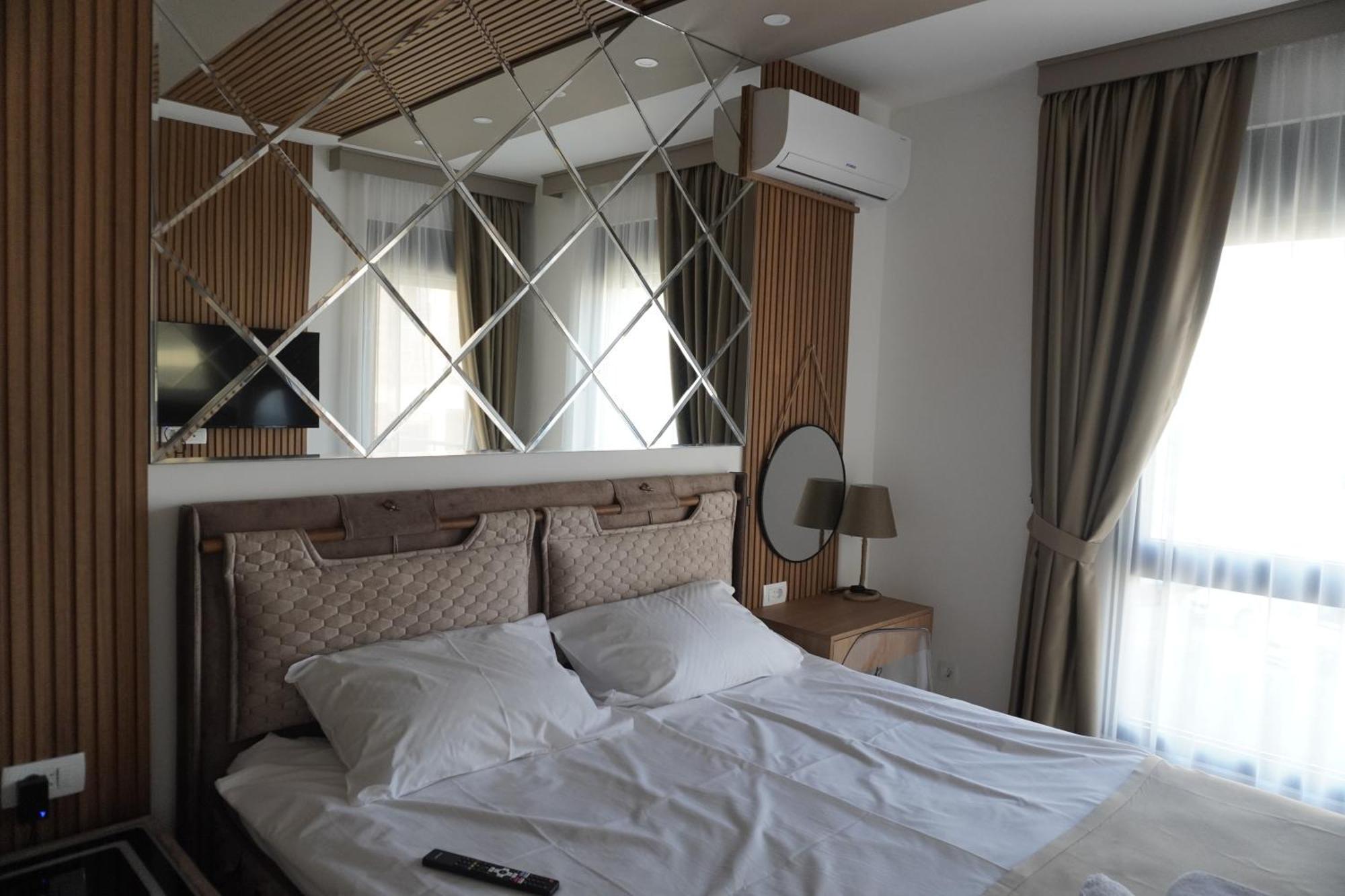 Vienna Luxury Apartments Dobra Voda Luaran gambar