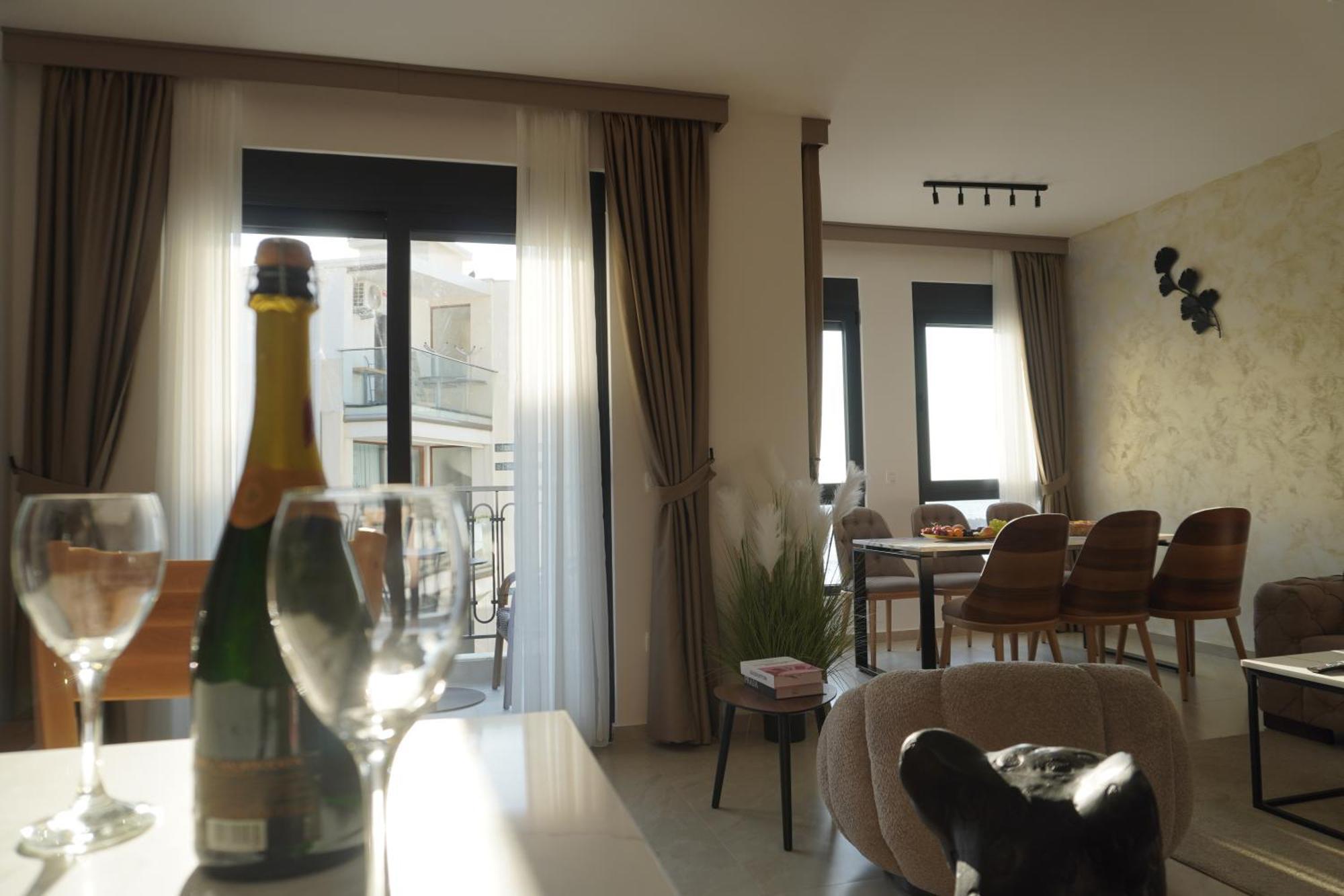 Vienna Luxury Apartments Dobra Voda Luaran gambar