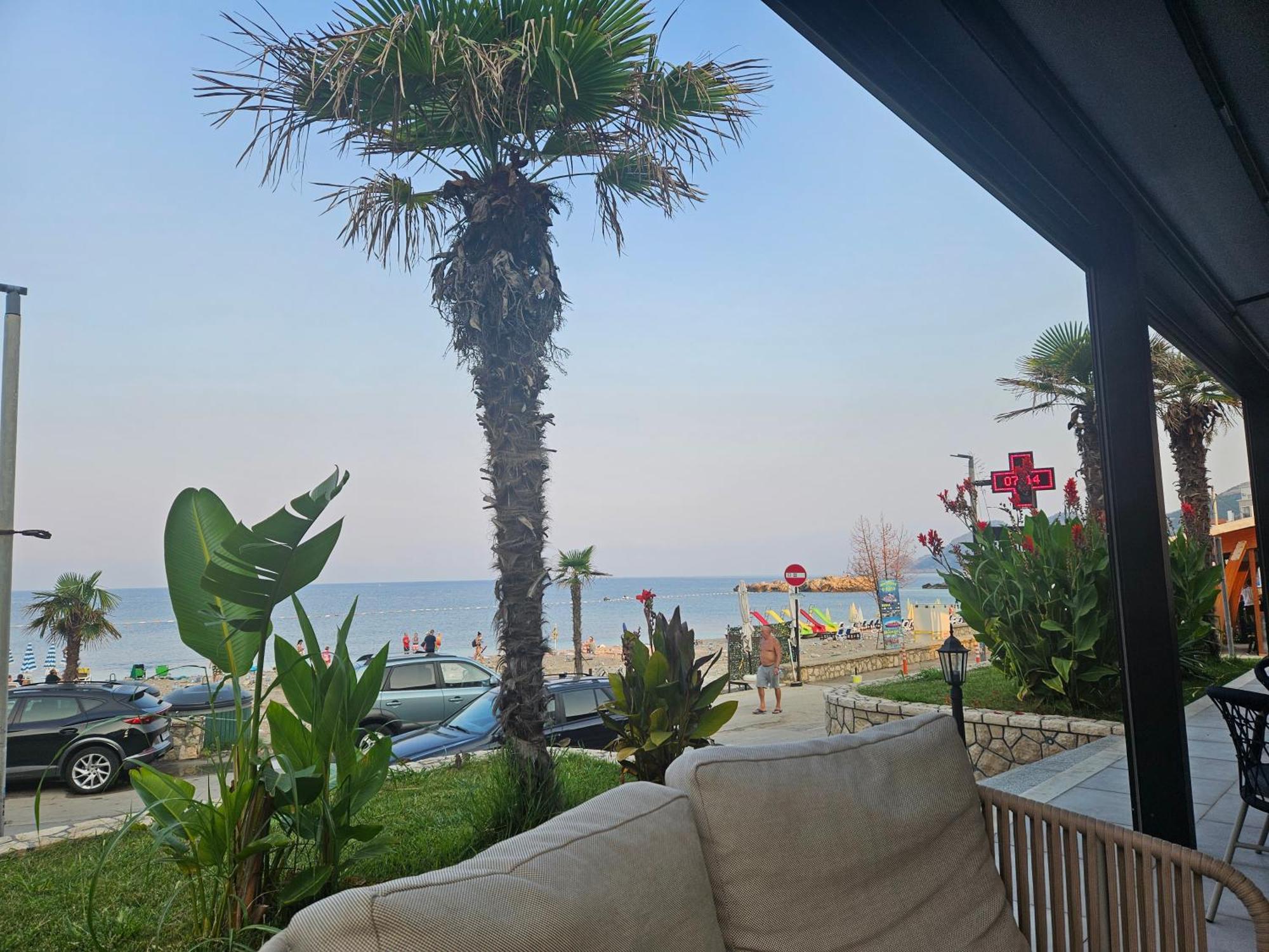 Vienna Luxury Apartments Dobra Voda Luaran gambar