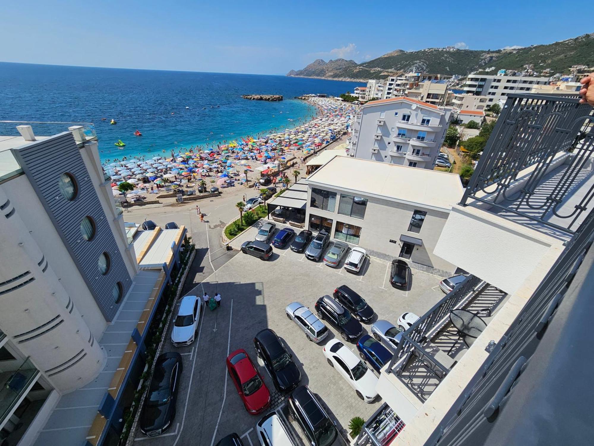 Vienna Luxury Apartments Dobra Voda Luaran gambar