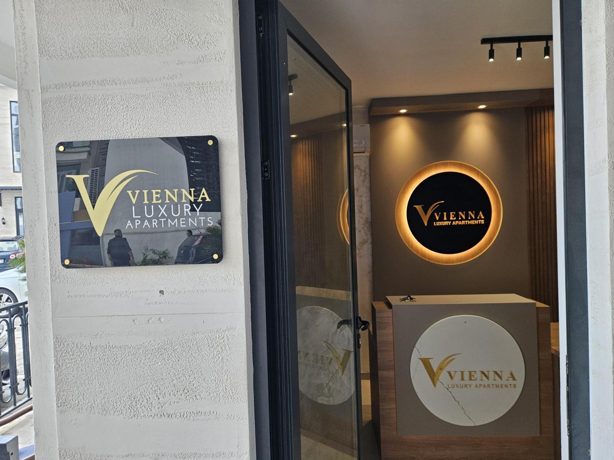 Vienna Luxury Apartments Dobra Voda Luaran gambar